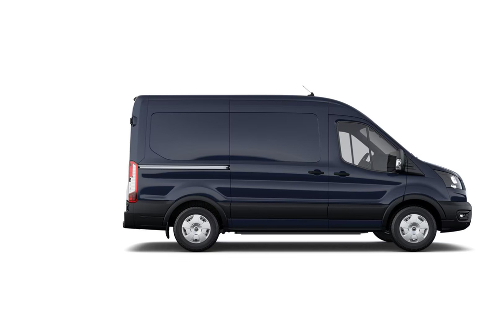 Zijaanzicht van een Ford E-Transit
