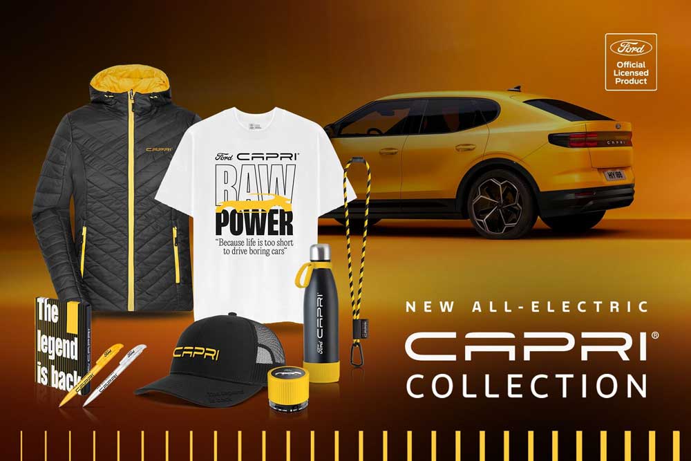 Zwarte, gele en witte Ford Capri merchandise: kleding, lanyard, pet, waterfles, schrijfwaren en speaker, voor een gele Ford Capri.