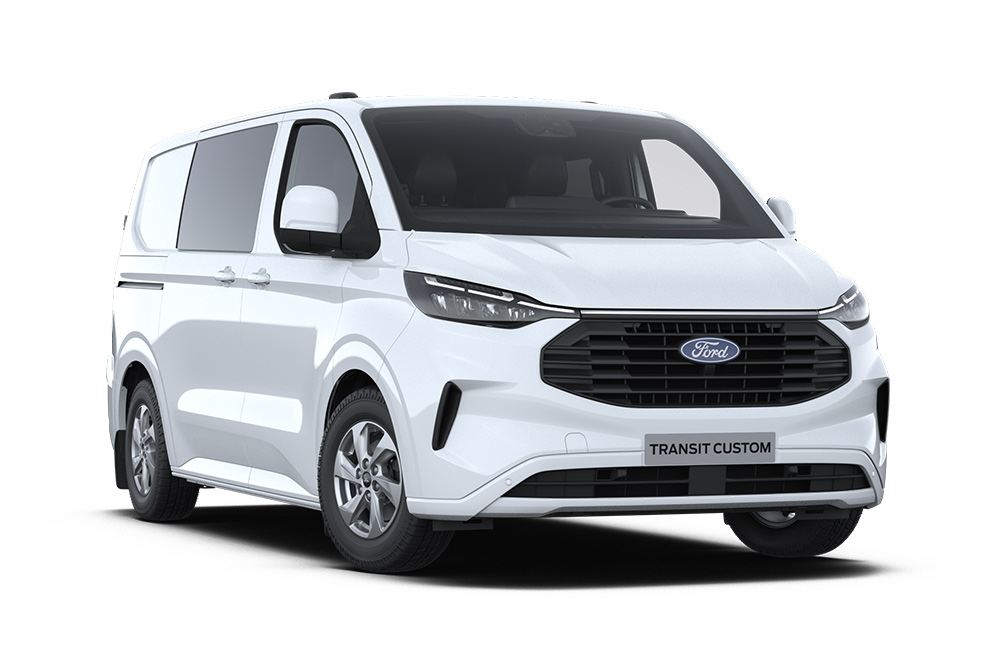 Schuin vooraanzicht links van een witte Ford Transit Custom Dubbele Cabine tegen een witte achtergrond.