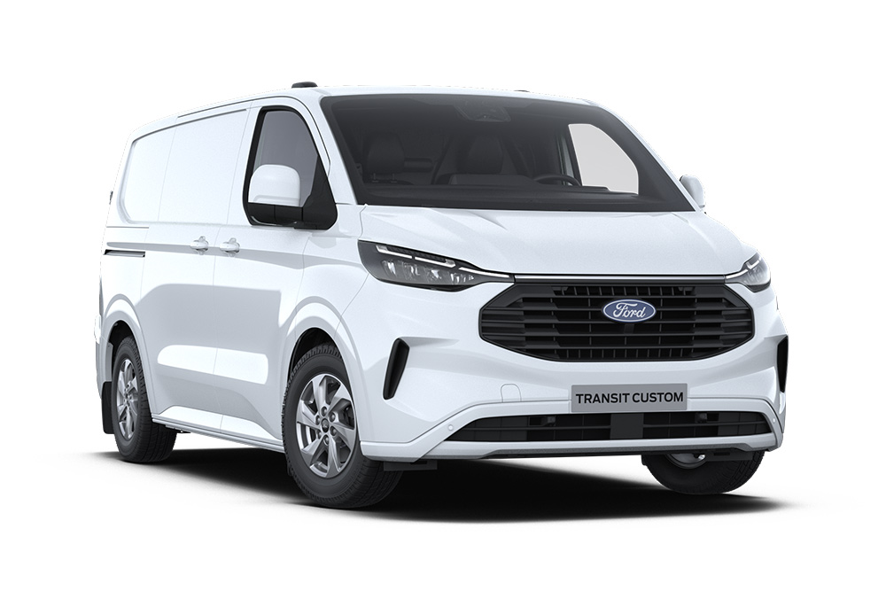 Schuin vooraanzicht links van een witte Ford Transit Custom gesloten bestelwagen tegen een witte achtergrond.